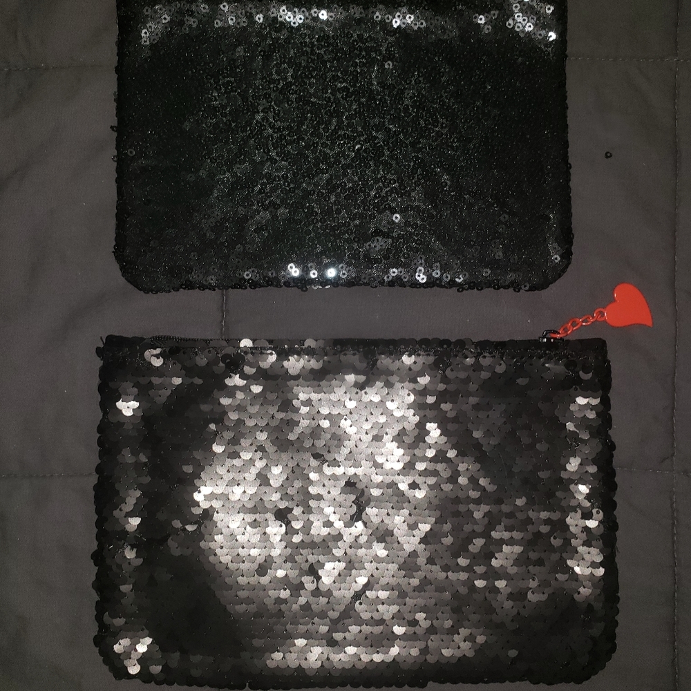 ✨FREE with purchase✨Set of 2 Ipsy makeup bags - Picture 2 of 4